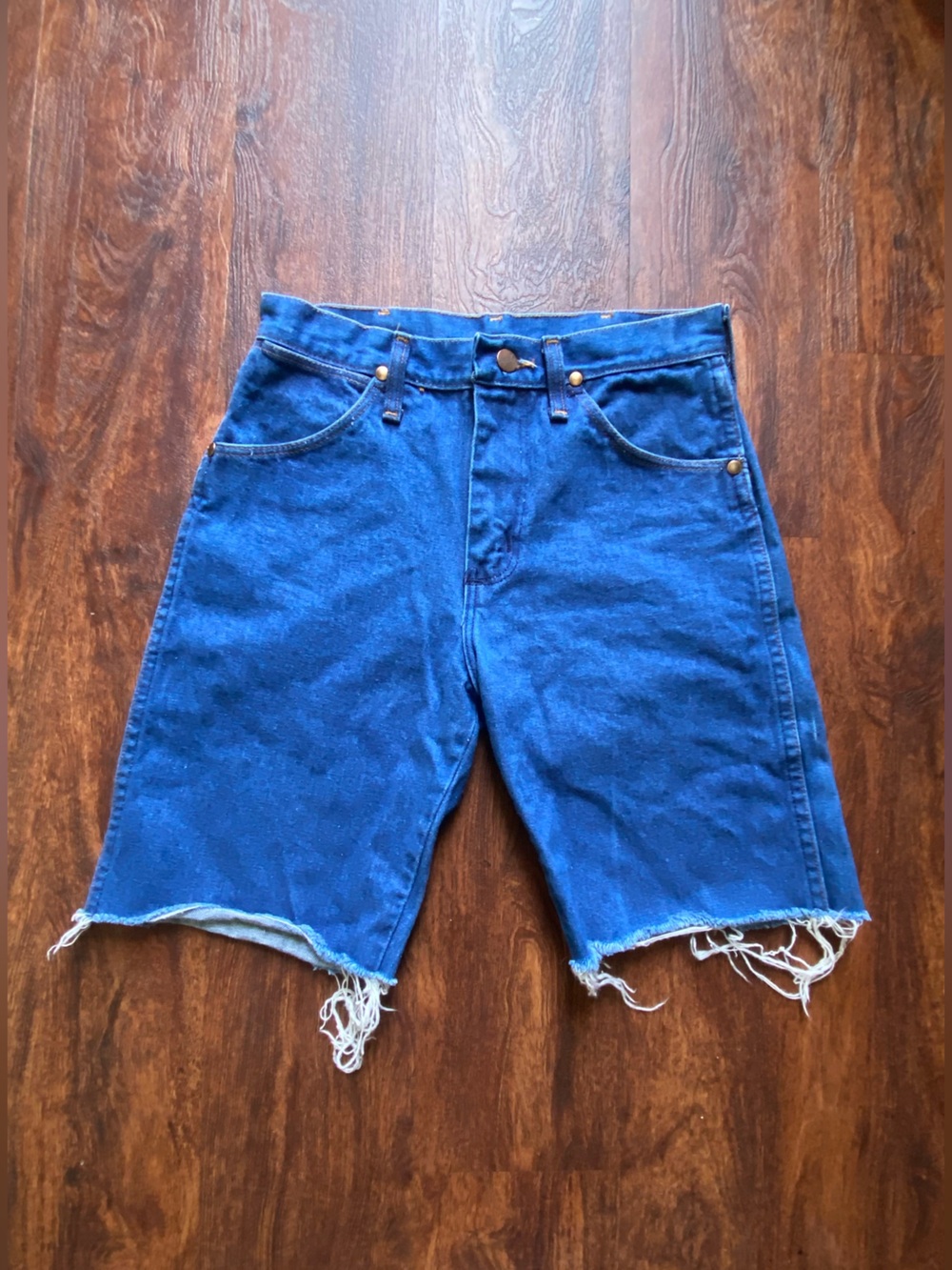 Vintage 70’s Wrangler long denim shorts!